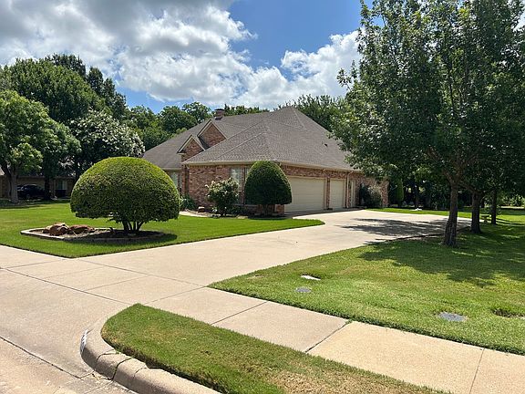 5th image of 1810 Plum Creek Dr