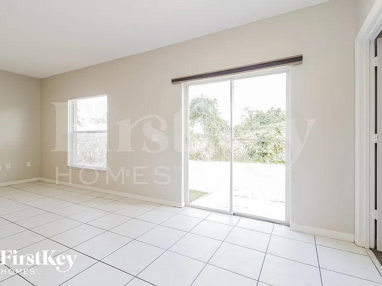 102 Flint St — Photo 4
