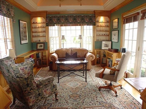 Stunning Nod Hill Colonial