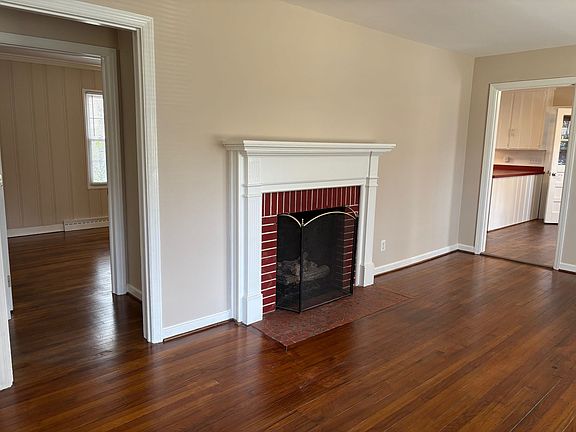 4th image of 1501 Brookdale Dr