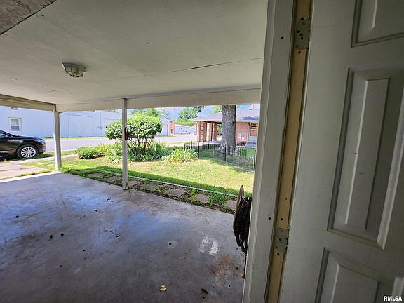 3rd image of 205 W Chester St