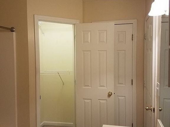 5th image of 2543 Lismore Dr