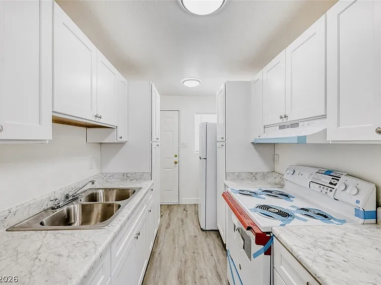 1014 N 4th St #1-10 — Photo 16
