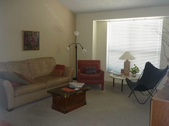 2nd image of 1239 Villa Dr SE