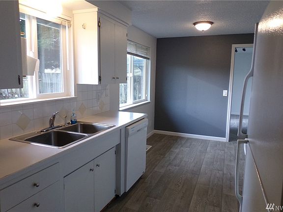 5th image of 7517 12th Ave NE
