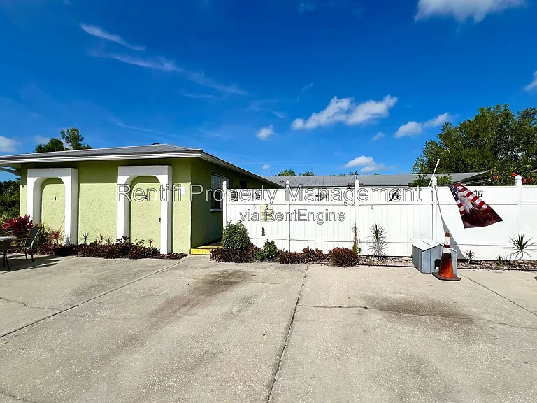 305 Duncan Rd #1 — Photo 4