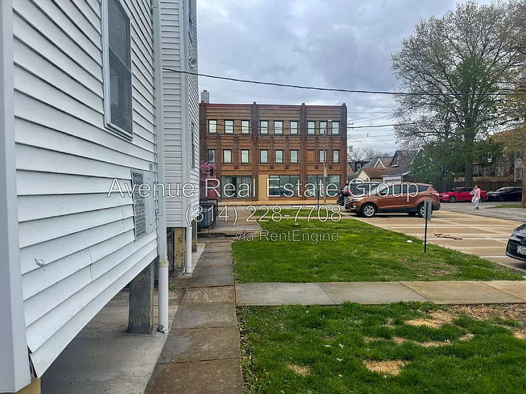 5067 Chippewa St #2F — Photo 10