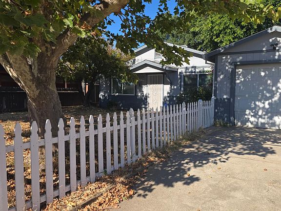2nd image of 2655 Taft St