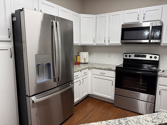 3rd image of 1101 Molly Barr Rd APT 203