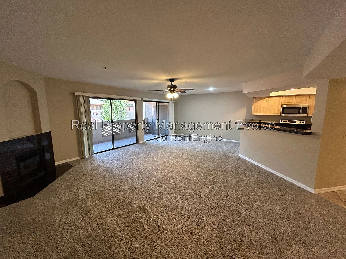 3 bed, 2.0 bath, 1428 sqft, $1,995 — Photo 3