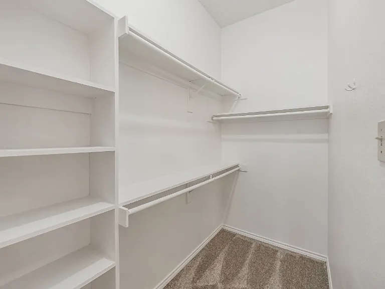 2136 Stoneridge Dr — Photo 25