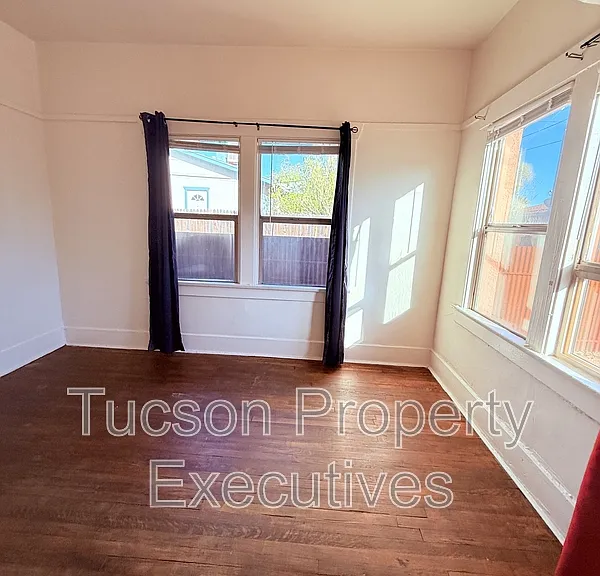 724 E Drachman St — Photo 9