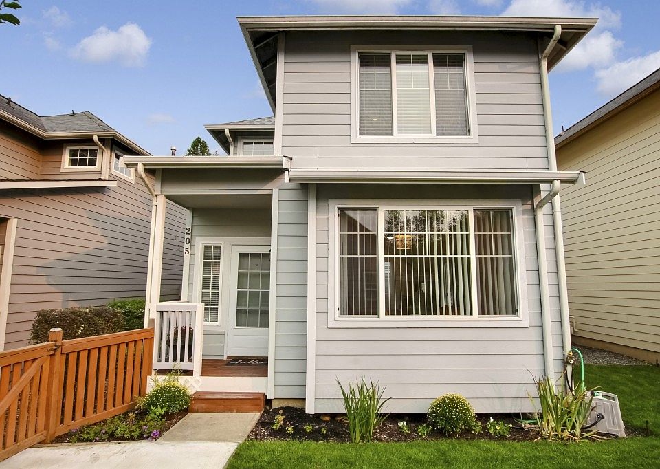 1st image of 25123 Roberts Dr Unit 205