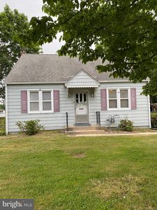 135 E Howard St, Clayton, NJ, 08312