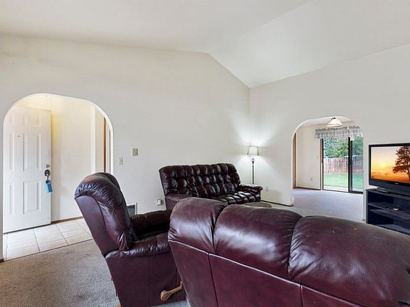 5th image of 5609 76th Street Ct E #5611
