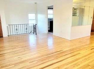 25302 Memphis Ave, Rosedale, NY 11422