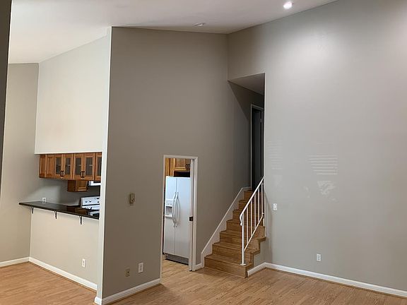 3rd image of 903 Apricot Ave Unit D