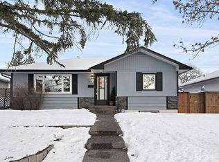 3124 W 49th St SW, Calgary, AB T3E 3Y3