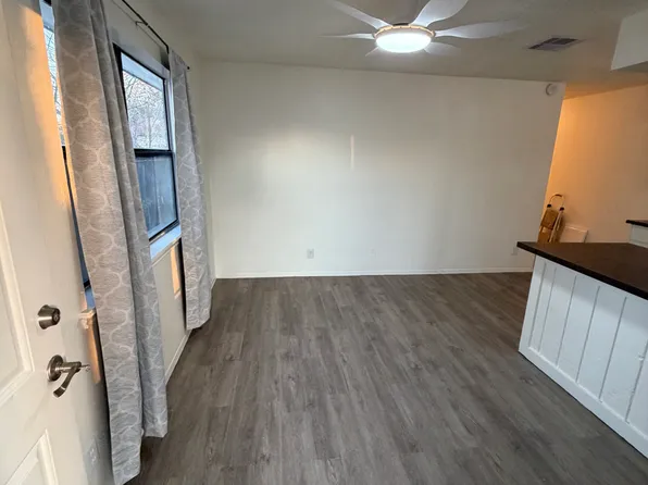324 S San Eduardo Ave #1, San Antonio, TX 78237