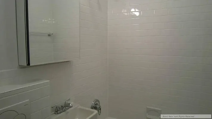 Rented by Bond New York | media 4