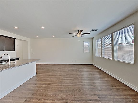 3rd image of 985 Nerone Ave