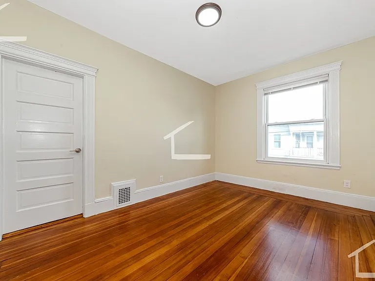 44 Brackett St #3 — Photo 2