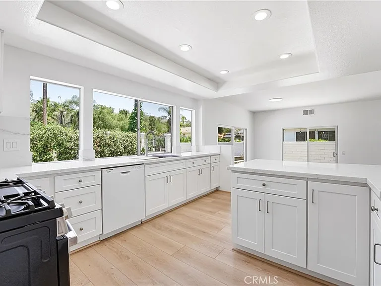 845 Woodcrest Ave — Photo 3