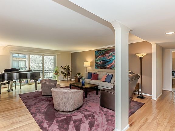 5th image of 1009 Bonnie Brae Pl