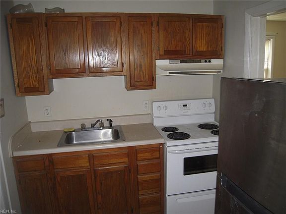 4th image of 5247 Curlew Dr #A