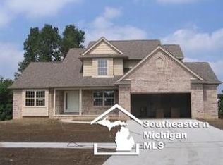 4151 Swan Ridge Ln, Newport, MI 48166