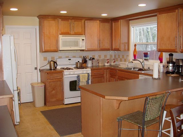 2nd image of 260 S 163rd Pl
