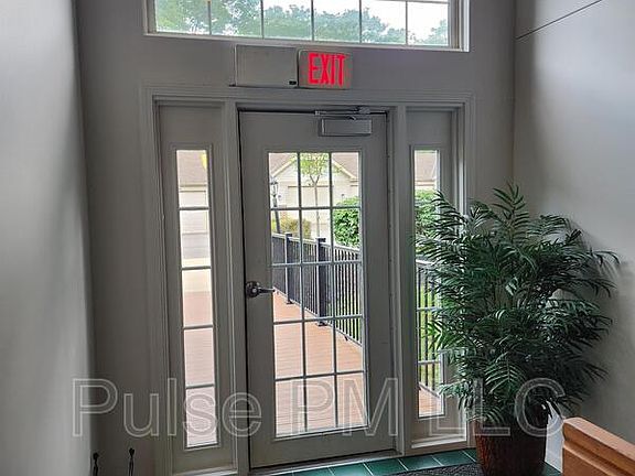 3rd image of 576 Cloverfield Ln #C