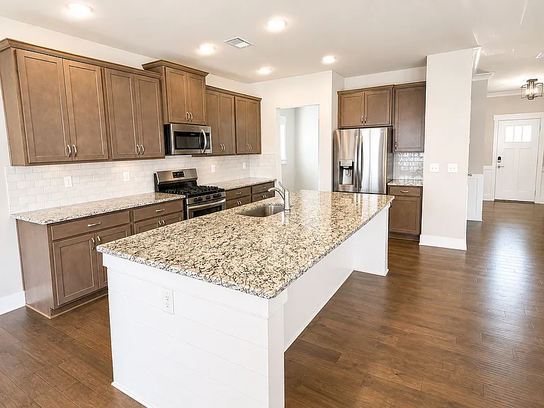 7565 Highborne Ln — Photo 4
