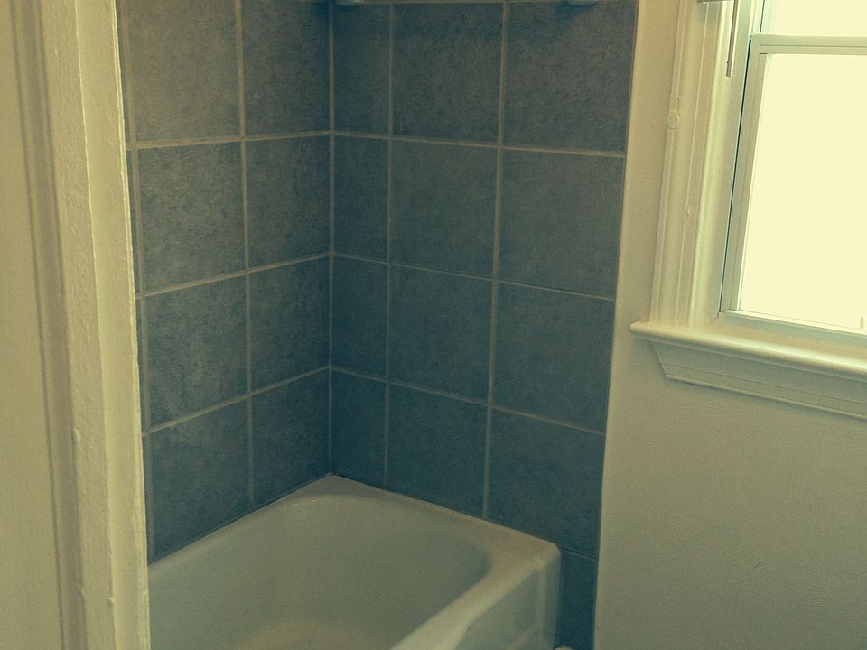 2nd image of 633B 35th St