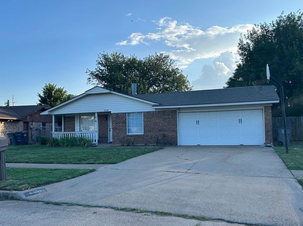 6428 NW Arrowhead Dr