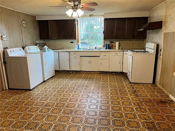 3rd image of 1520 Western Avenue