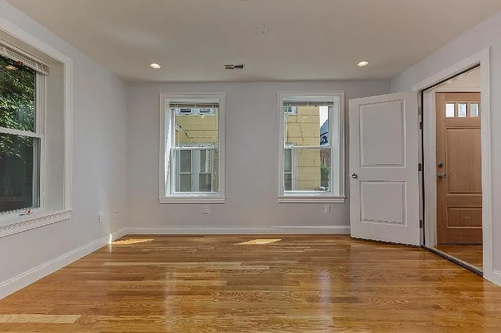 4 bed, $6,800 — Photo 4