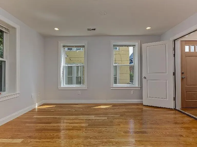 721 Parker St #5X — Photo 4