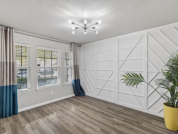 5th image of 18102 Almond Place Ln