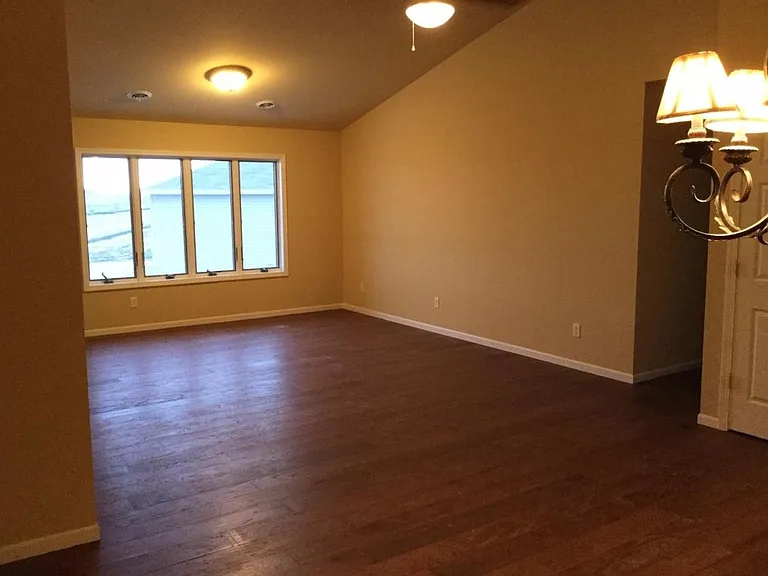 11193 Vermont Cir — Photo 2