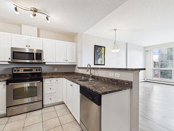 4th image of 1053 10th St E #1005