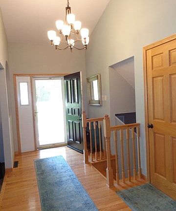 4th image of 24 Castle Coombe Dr