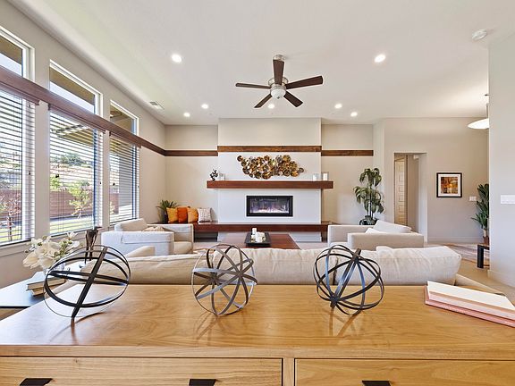 5th image of 1516 E Talus Way