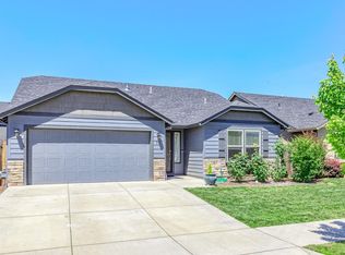 311 Roundgate Dr, Medford, OR 97501