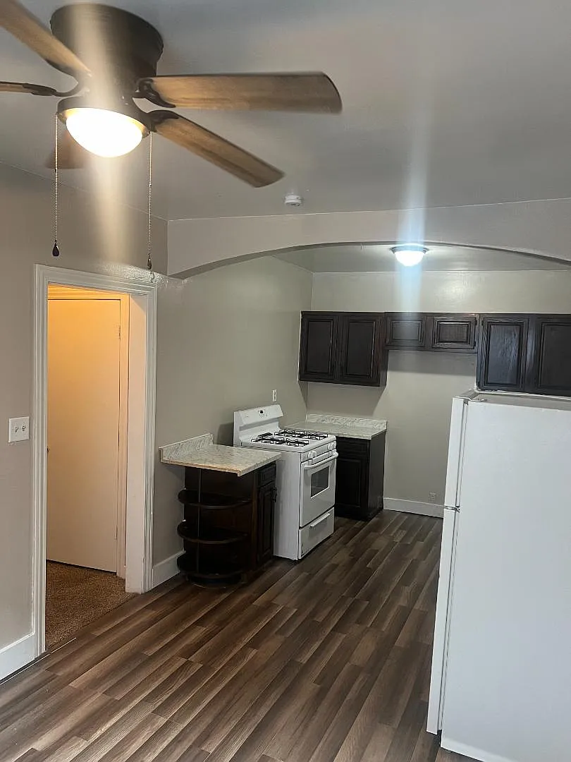 3401 Longfellow St - Unit 7 — Photo 2