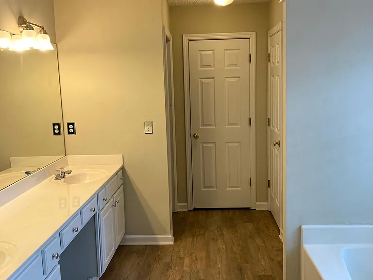 5020 Foxberry Ln — Photo 9