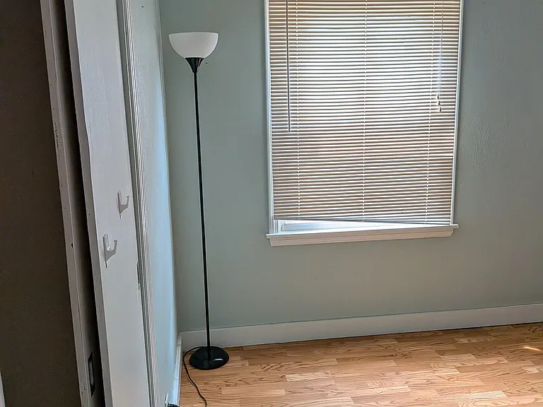 1436 Curtis Ave — Photo 17