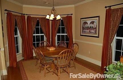 Dining area : Window view of back yard and pasture. Room for hutch or china cabinet too.