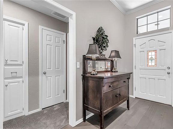 3rd image of 13504 Creekside Dr