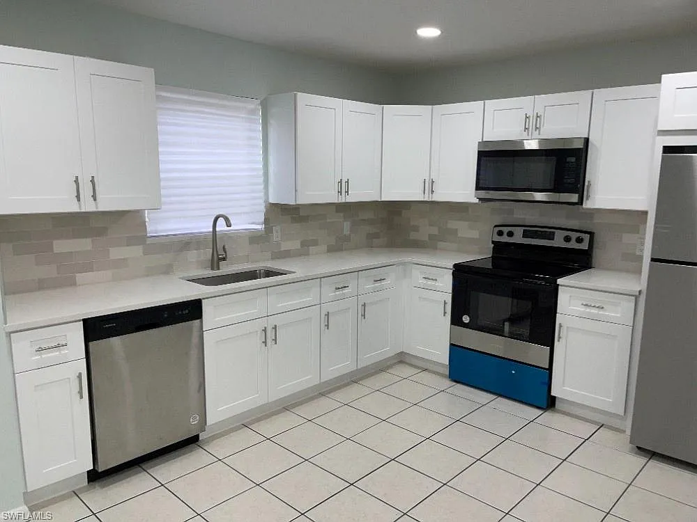 2 bed, 1.0 bath, 981 sqft, $1,600 — Photo 2